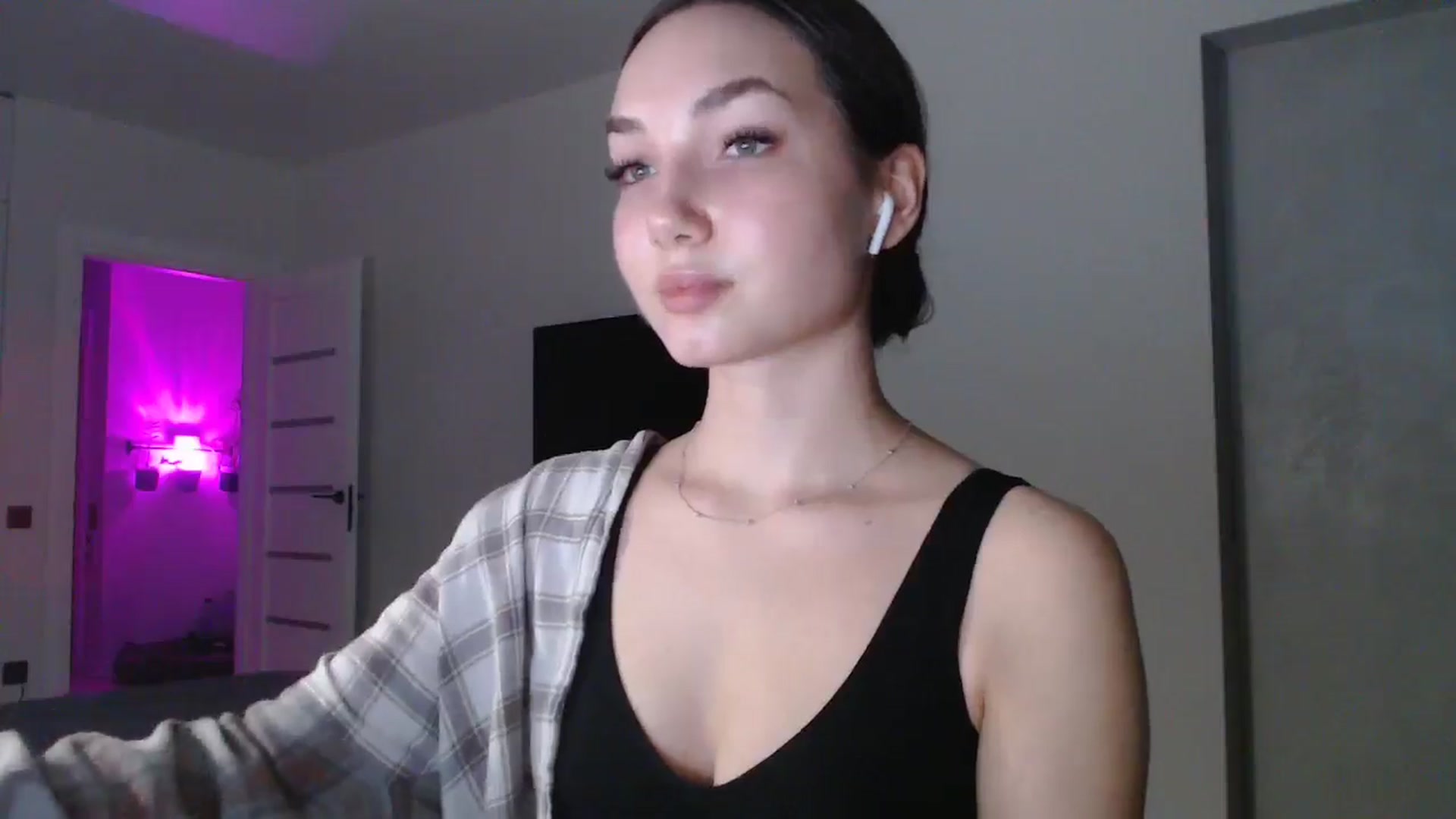 Gallery image thumbnail from Browncat04's myfreecams stream on, 11/02/2024, 16:21 image 5 of 20