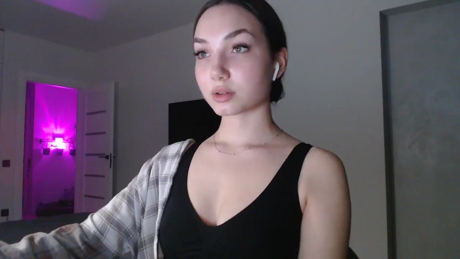 Gallery image thumbnail from Browncat04's myfreecams stream on, 11/02/2024, 16:21 image 6 of 20