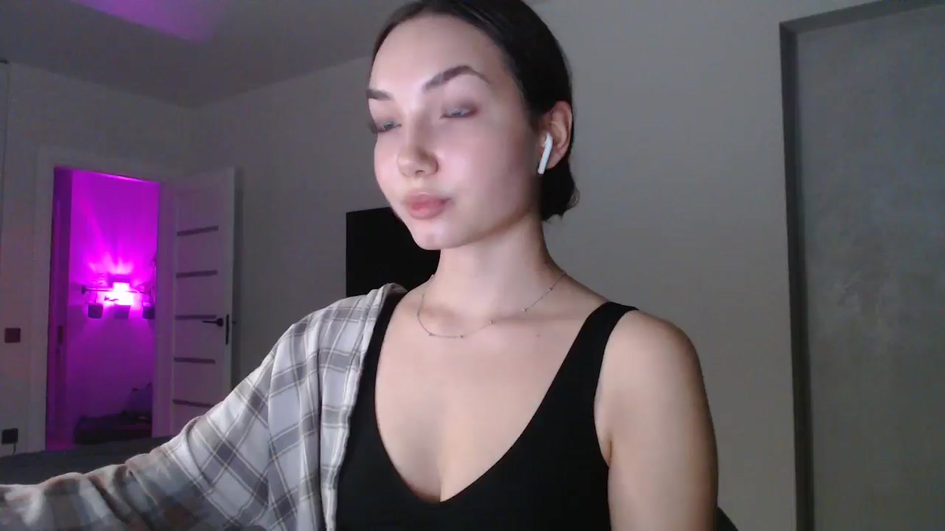 Gallery image thumbnail from Browncat04's myfreecams stream on, 11/02/2024, 16:21 image 3 of 20