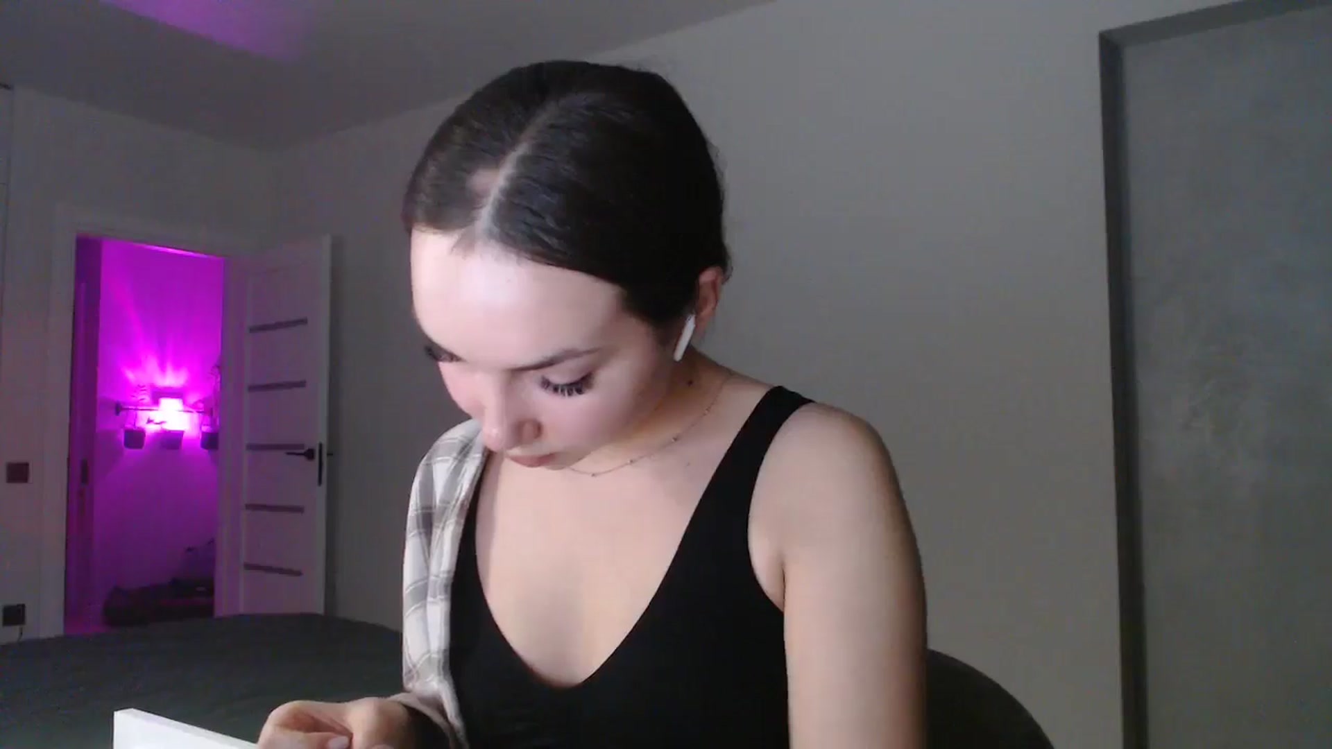 Gallery image thumbnail from Browncat04's myfreecams stream on, 11/02/2024, 16:21 image 20 of 20