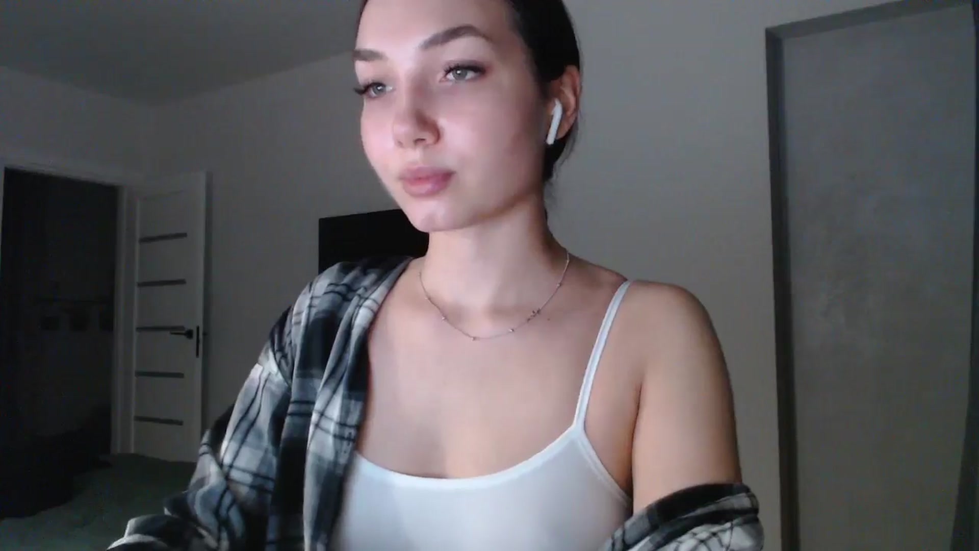 Gallery image thumbnail from Browncat04's myfreecams stream on, 11/03/2024, 17:23 image 11 of 20
