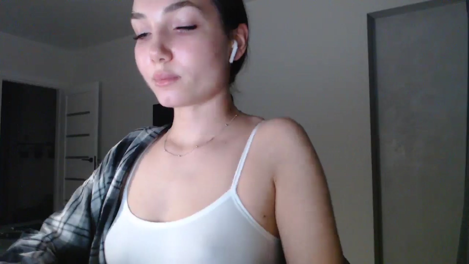 Gallery image thumbnail from Browncat04's myfreecams stream on, 11/03/2024, 17:23 image 20 of 20