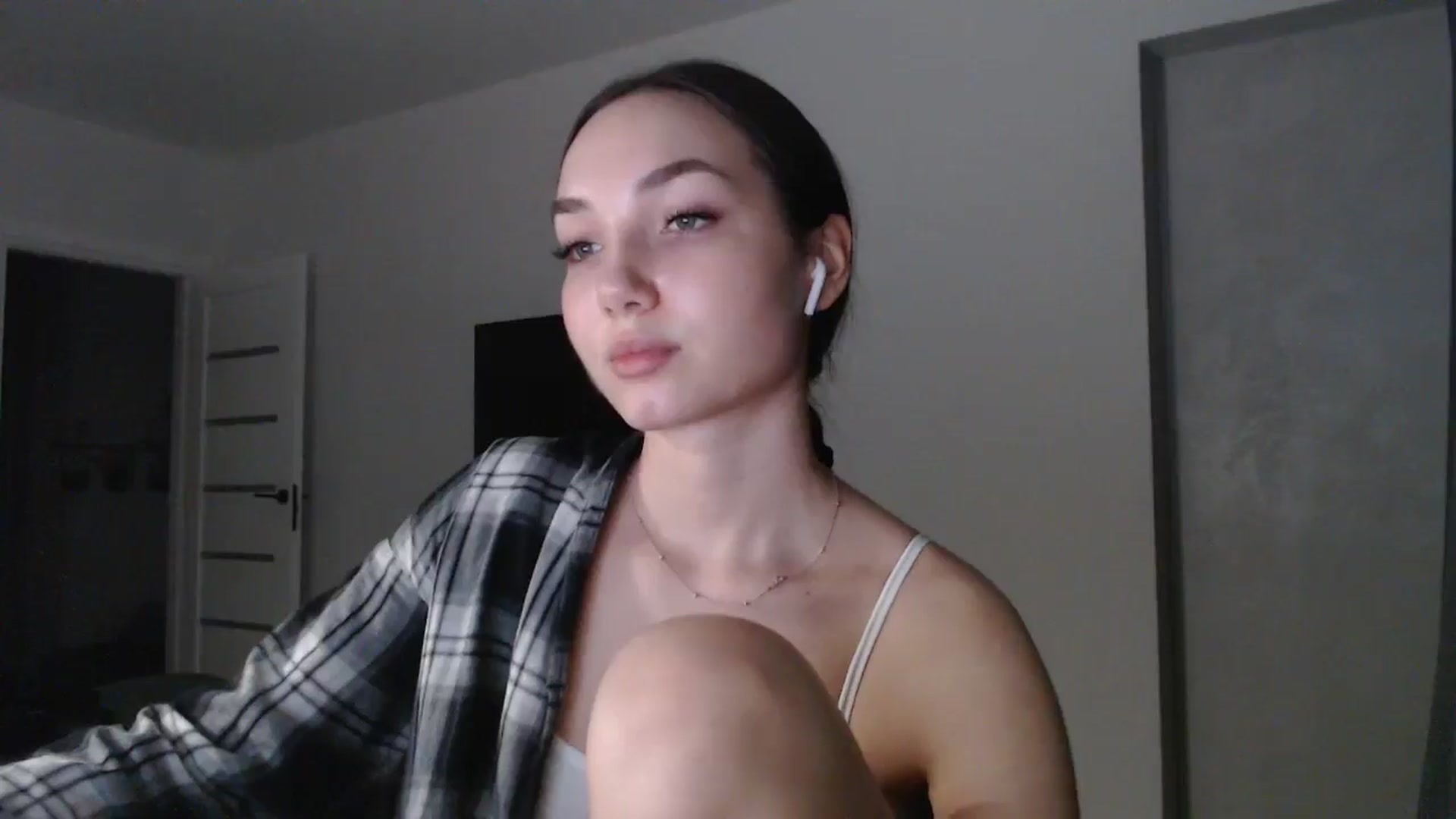 Gallery image thumbnail from Browncat04's myfreecams stream on, 11/03/2024, 17:23 image 17 of 20