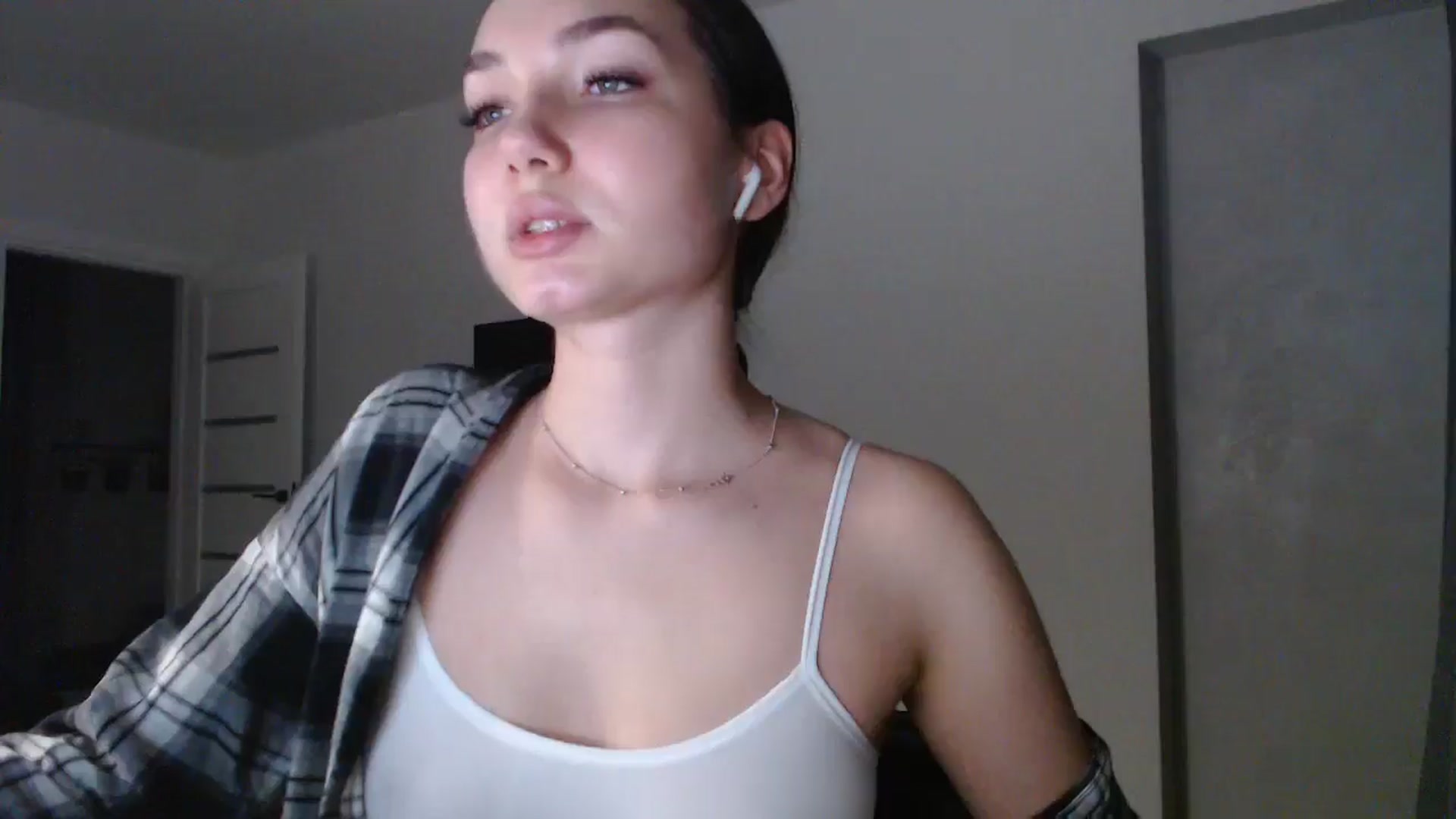 Gallery image thumbnail from Browncat04's myfreecams stream on, 11/03/2024, 17:23 image 13 of 20