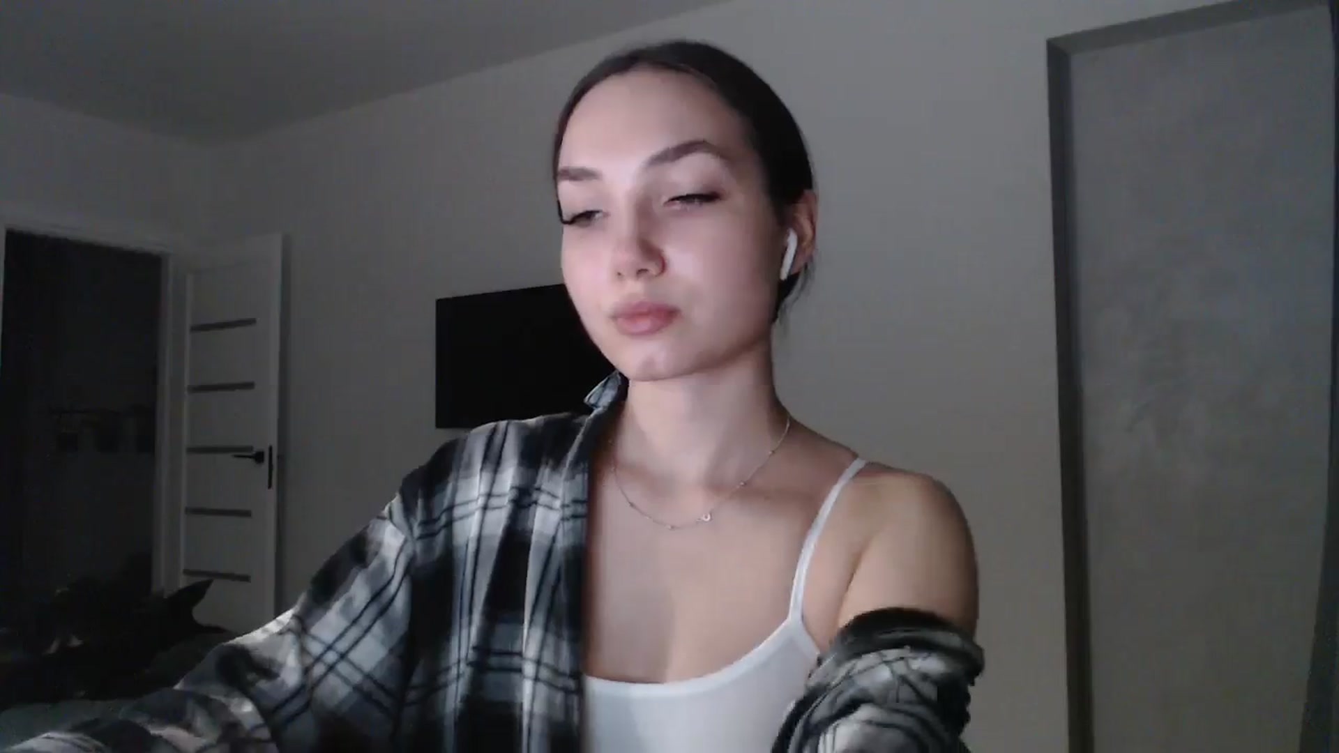 Gallery image thumbnail from Browncat04's myfreecams stream on, 11/03/2024, 17:23 image 4 of 20