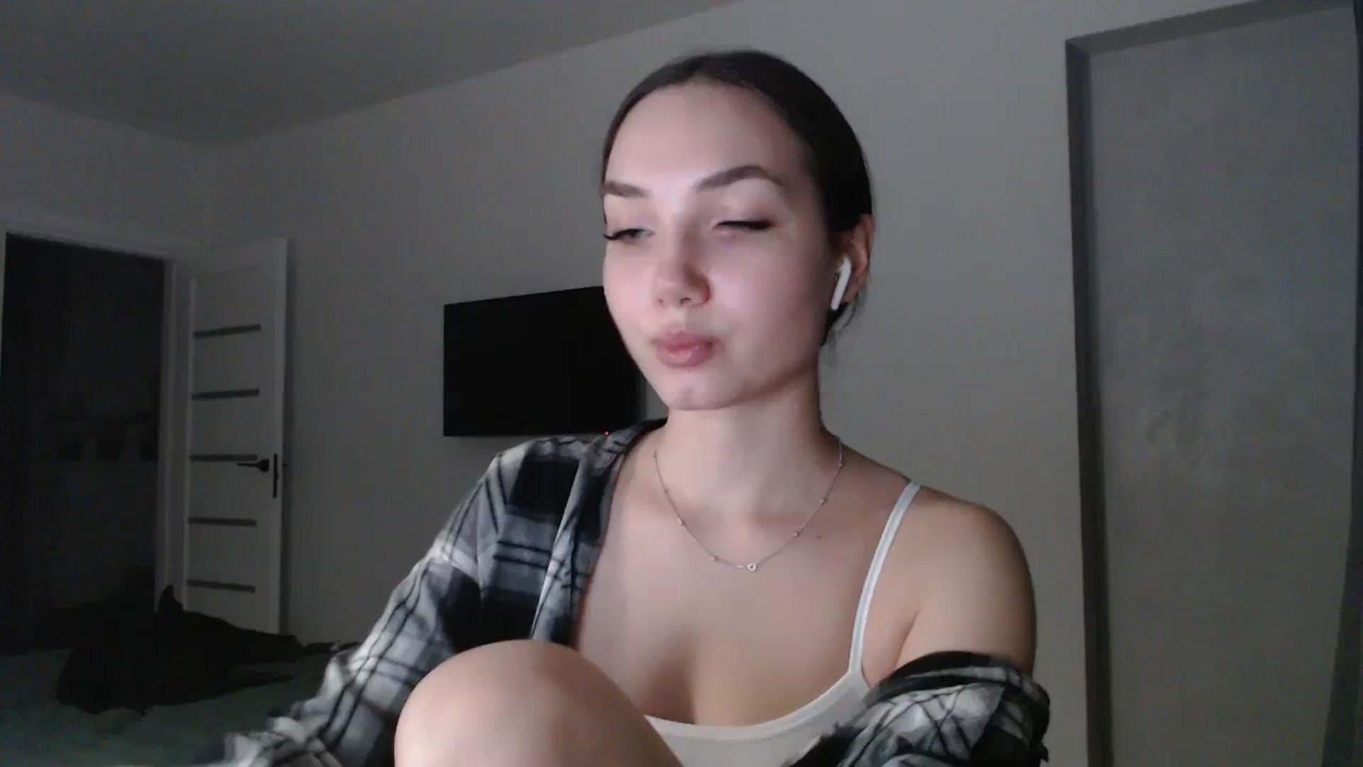 Gallery image thumbnail from Browncat04's myfreecams stream on, 11/03/2024, 17:23 image 1 of 20