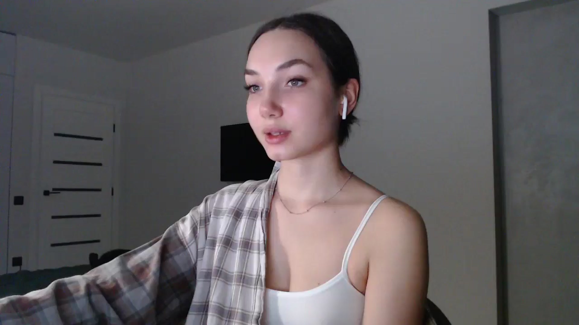 Gallery image thumbnail from Browncat04's myfreecams stream on, 11/08/2024, 16:26 image 12 of 20