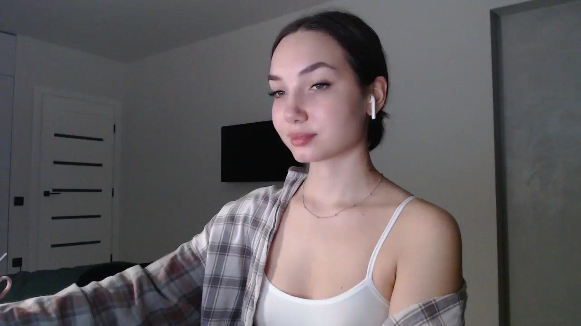 Gallery image thumbnail from Browncat04's myfreecams stream on, 11/08/2024, 16:26 image 4 of 20