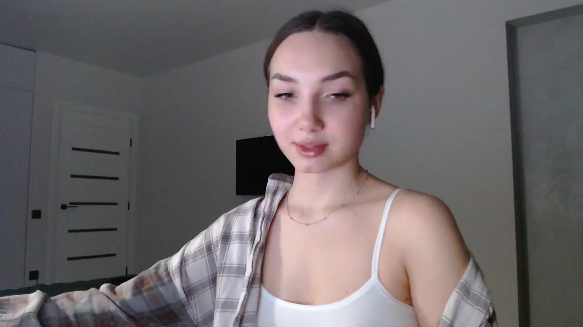 Gallery image thumbnail from Browncat04's myfreecams stream on, 11/08/2024, 16:26 image 2 of 20
