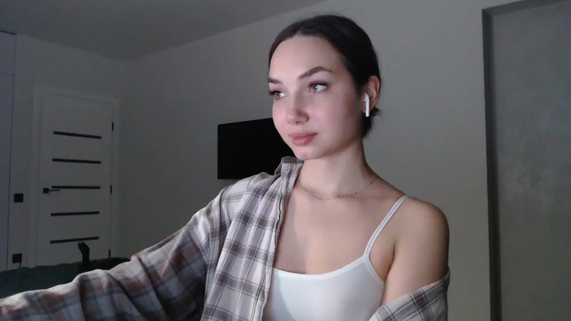 Gallery image thumbnail from Browncat04's myfreecams stream on, 11/08/2024, 16:26 image 11 of 20