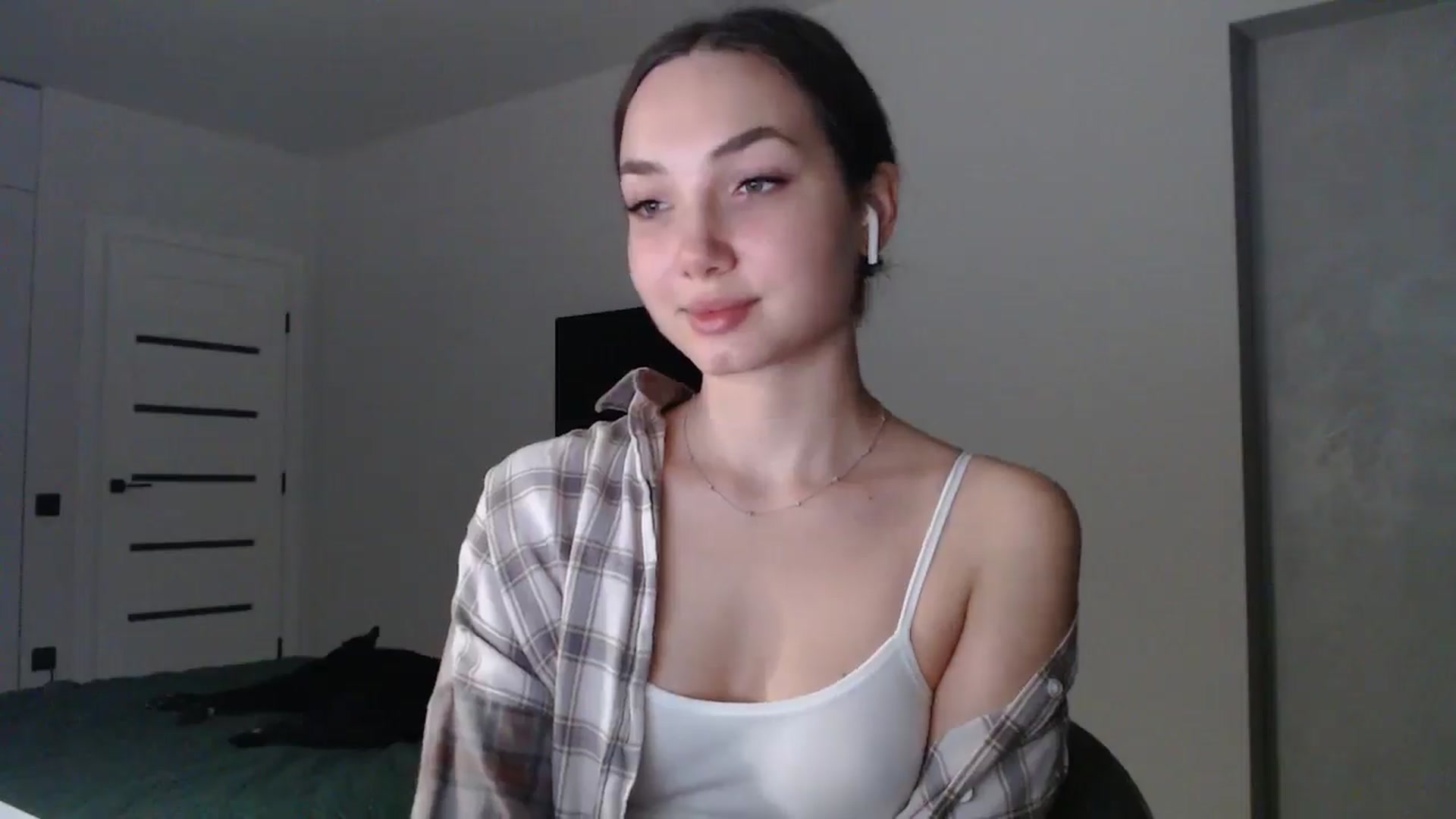 Gallery image thumbnail from Browncat04's myfreecams stream on, 11/08/2024, 16:26 image 16 of 20