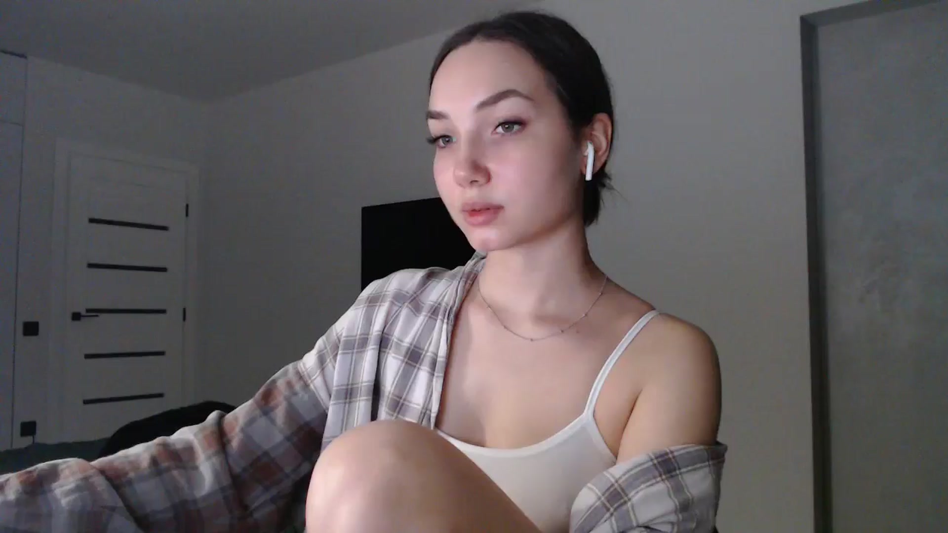 Gallery image thumbnail from Browncat04's myfreecams stream on, 11/08/2024, 16:26 image 18 of 20