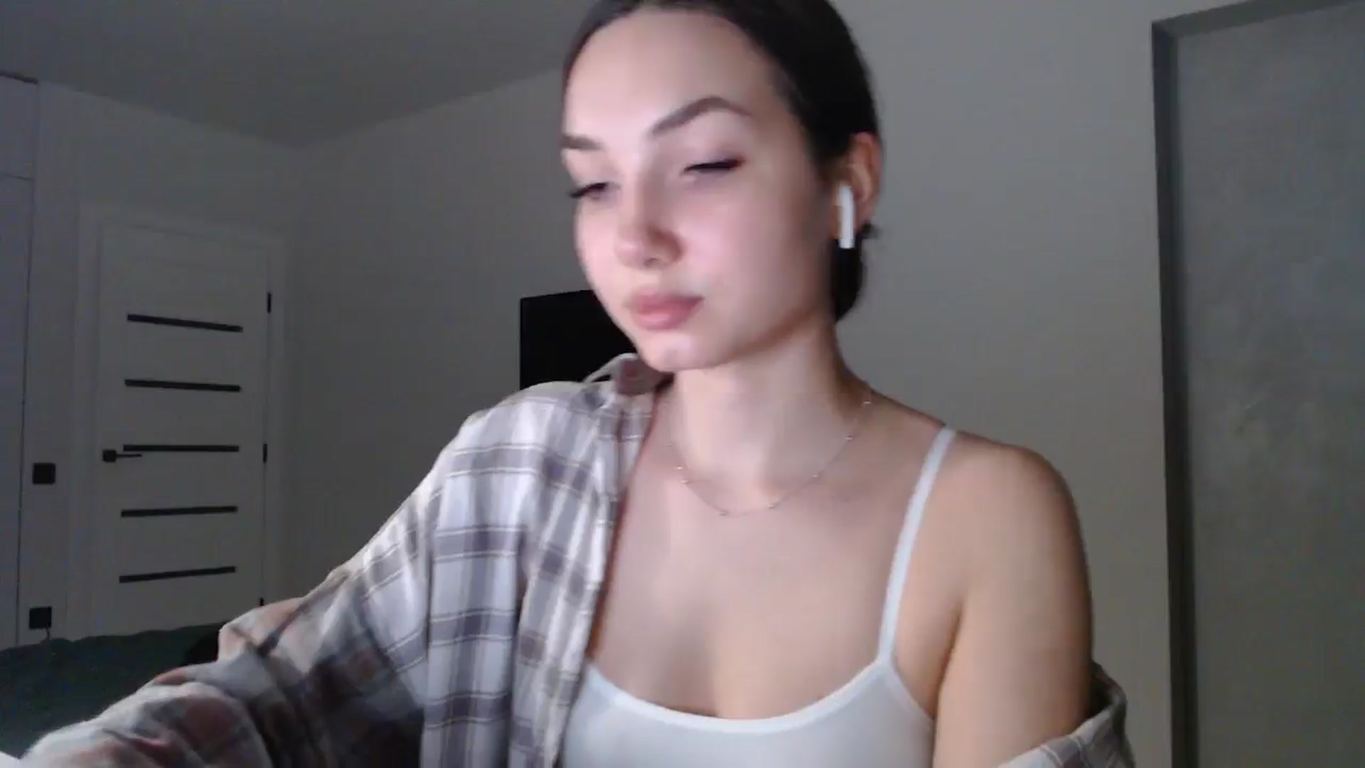 Gallery image thumbnail from Browncat04's myfreecams stream on, 11/08/2024, 16:26 image 6 of 20