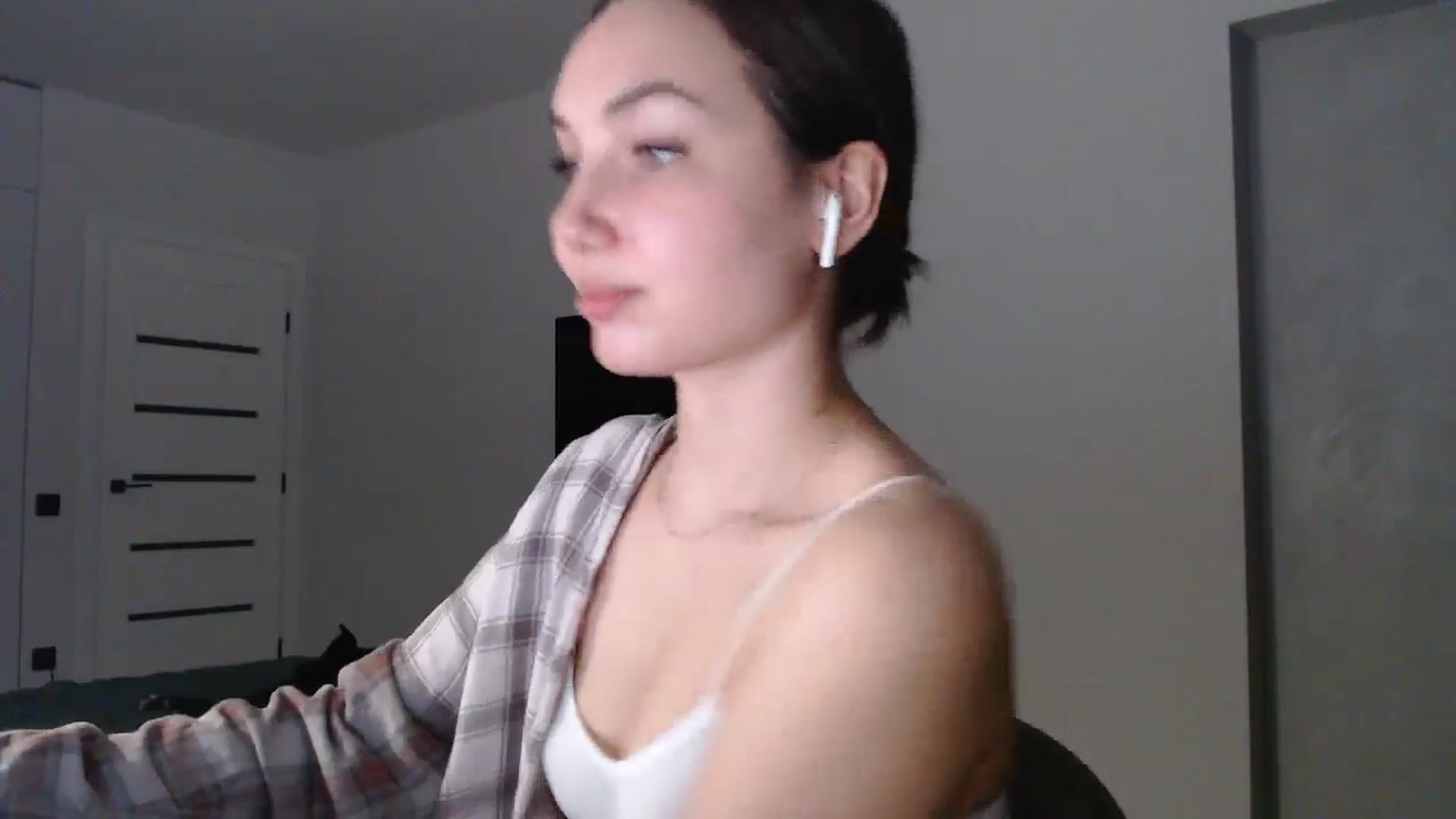 Gallery image thumbnail from Browncat04's myfreecams stream on, 11/08/2024, 16:26 image 13 of 20