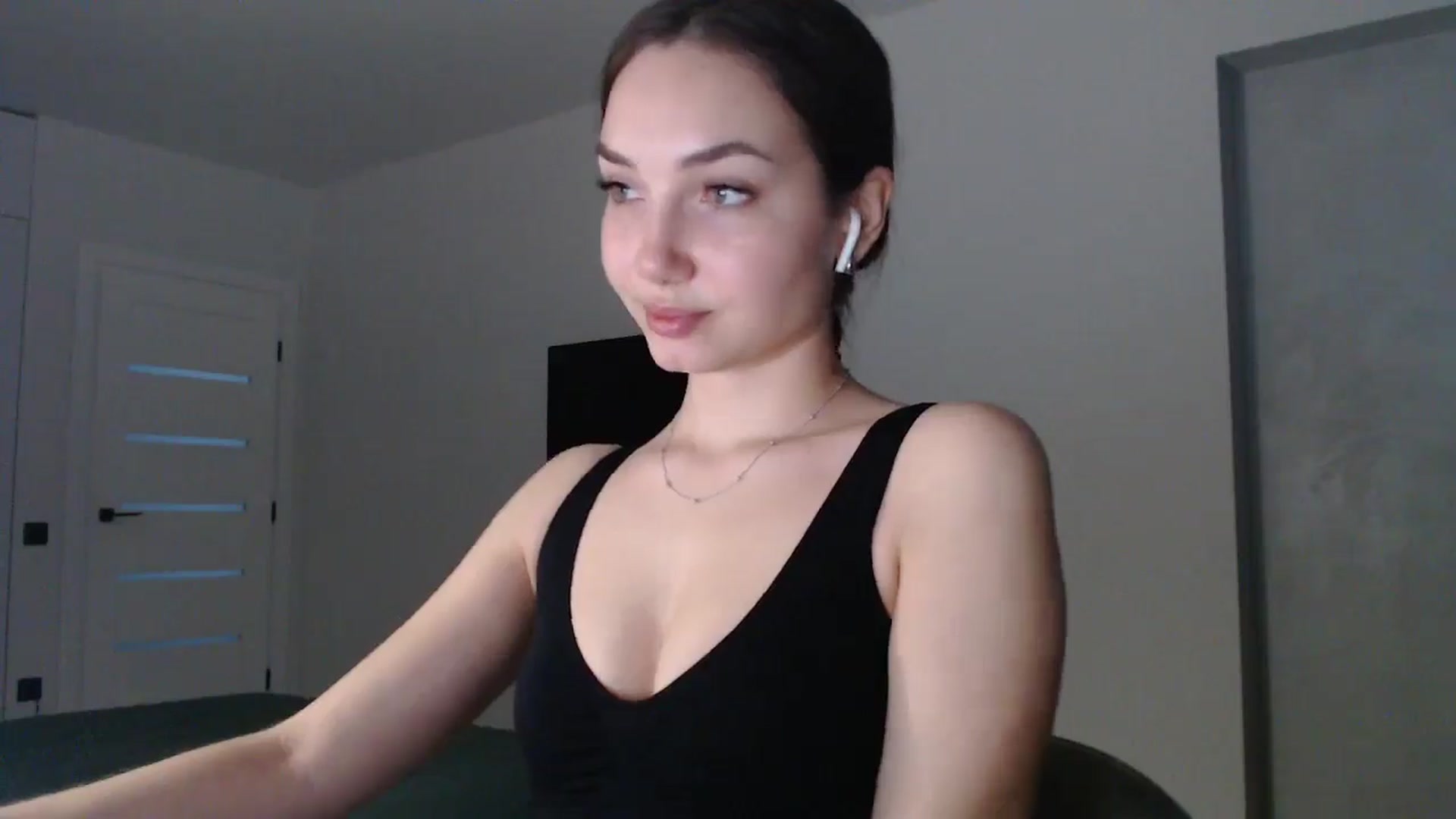 Gallery image thumbnail from Browncat04's myfreecams stream on, 11/10/2024, 13:48 image 9 of 20