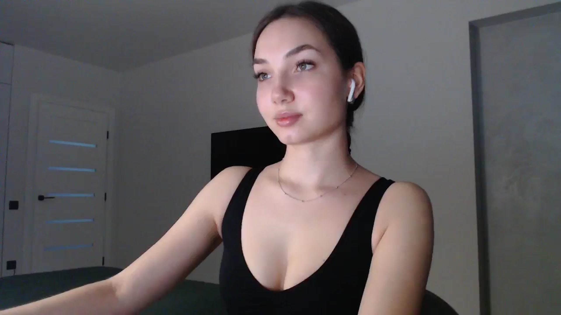 Gallery image thumbnail from Browncat04's myfreecams stream on, 11/10/2024, 13:48 image 10 of 20