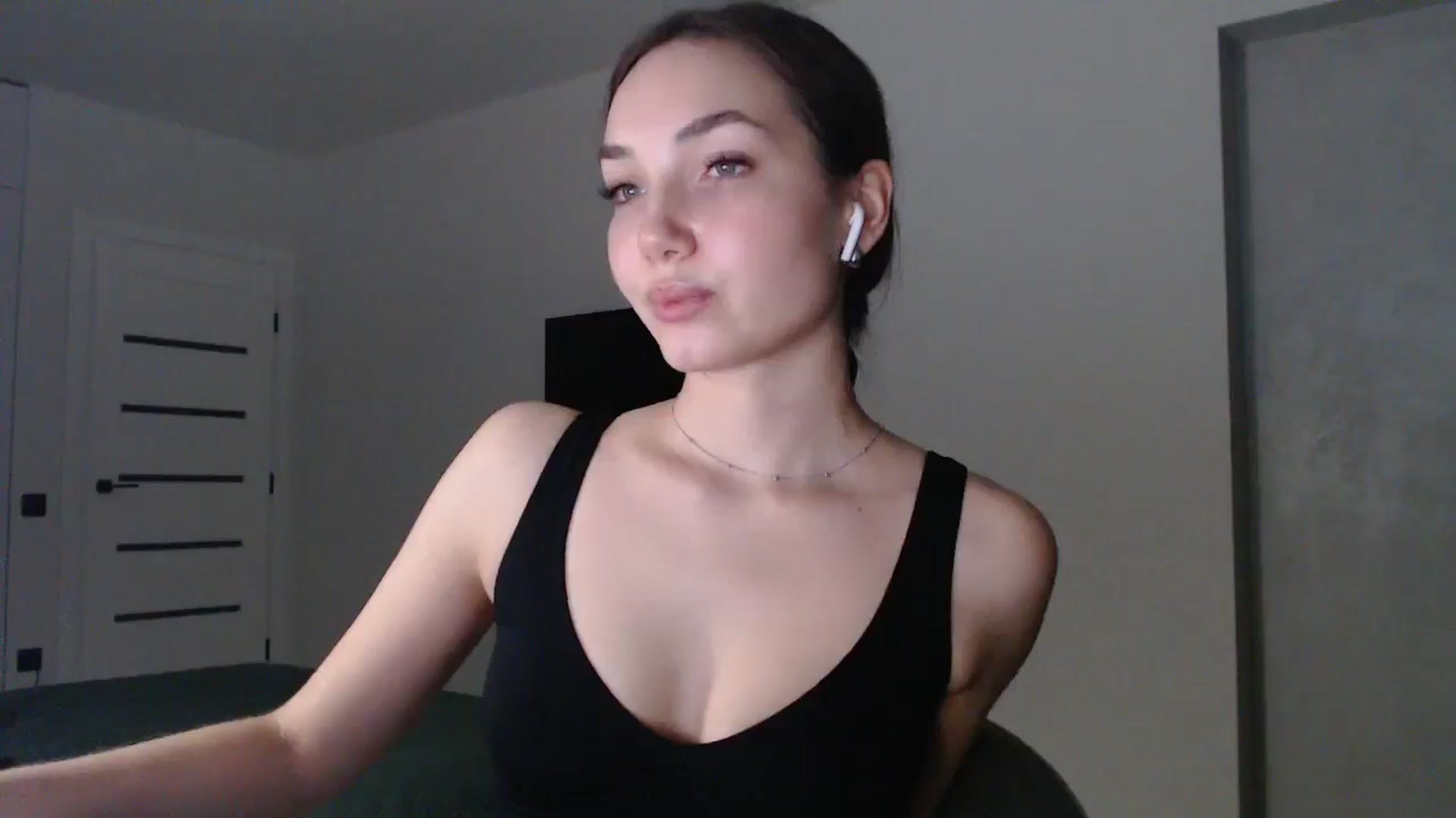 Gallery image thumbnail from Browncat04's myfreecams stream on, 11/10/2024, 14:39 image 13 of 20