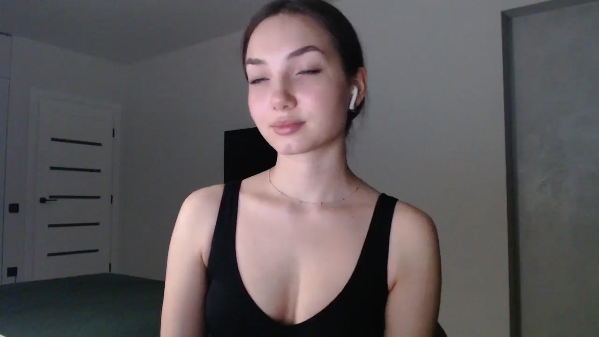 Gallery image thumbnail from Browncat04's myfreecams stream on, 11/10/2024, 14:39 image 12 of 20