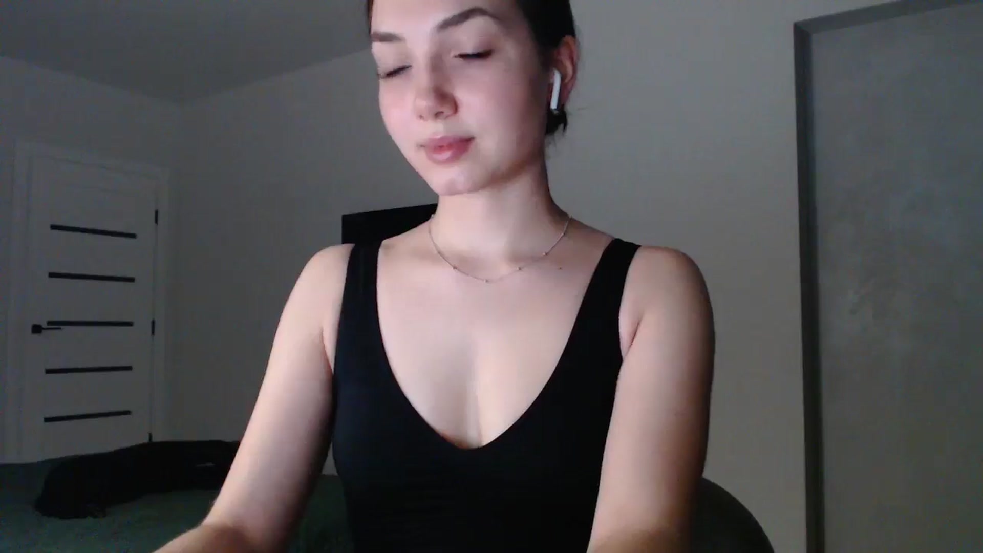 Gallery image thumbnail from Browncat04's myfreecams stream on, 11/12/2024, 17:02 image 7 of 20
