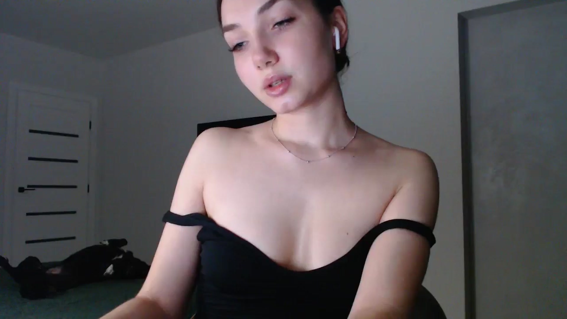 Gallery image thumbnail from Browncat04's myfreecams stream on, 11/12/2024, 17:02 image 6 of 20