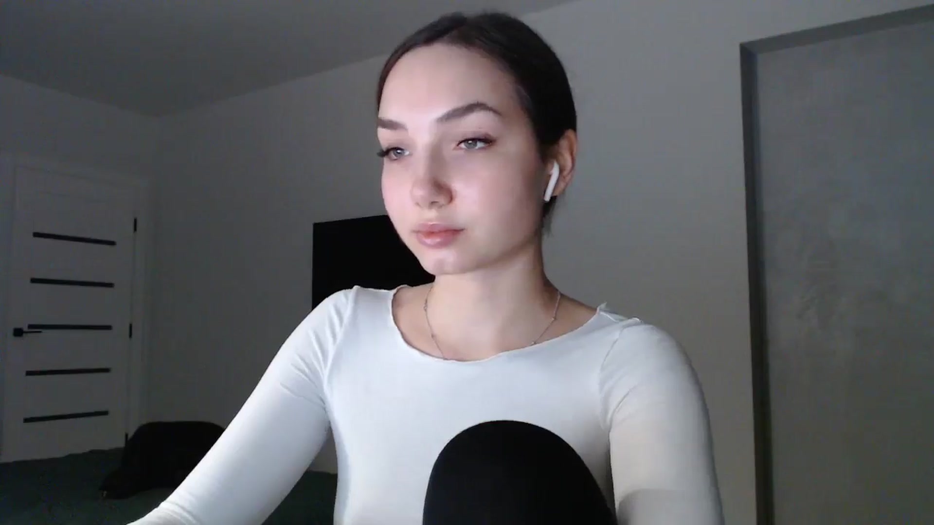 Gallery image thumbnail from Browncat04's myfreecams stream on, 11/25/2024, 16:37 image 16 of 20