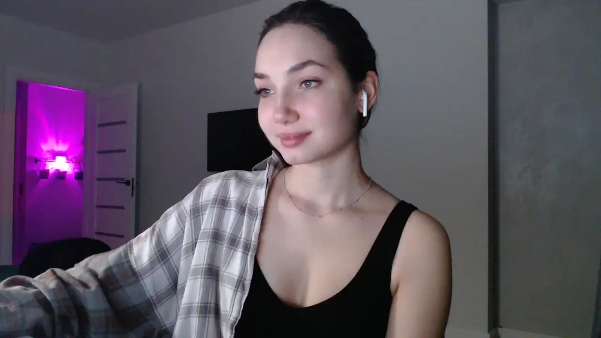 Gallery image thumbnail from Browncat04's myfreecams stream on, 11/30/2024, 16:43 image 13 of 20