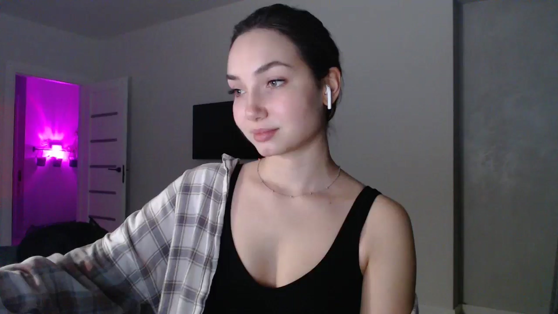 Gallery image thumbnail from Browncat04's myfreecams stream on, 11/30/2024, 16:43 image 16 of 20