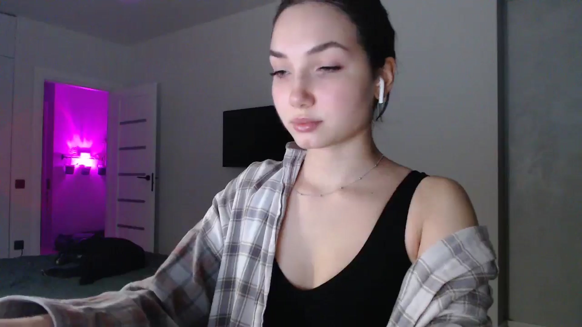 Gallery image thumbnail from Browncat04's myfreecams stream on, 11/30/2024, 16:43 image 5 of 20