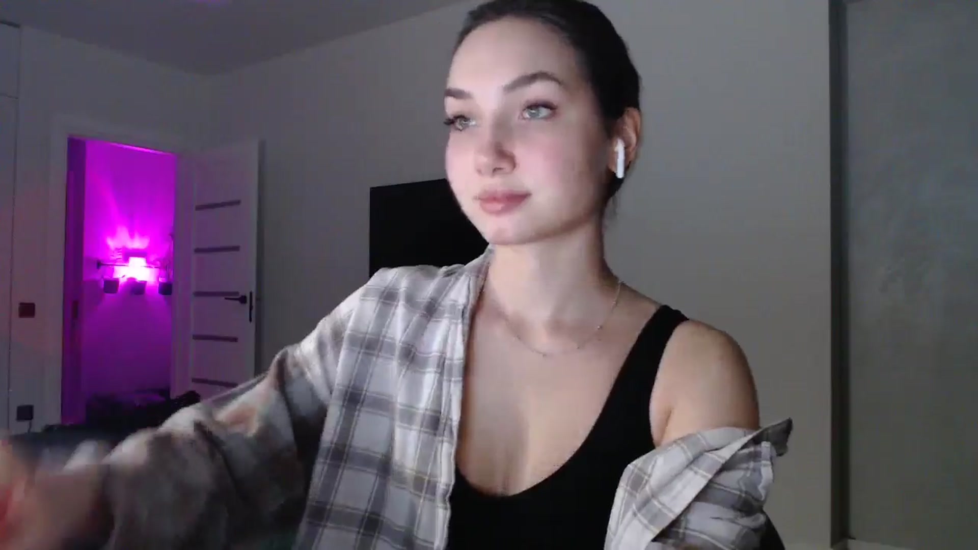 Gallery image thumbnail from Browncat04's myfreecams stream on, 11/30/2024, 16:43 image 2 of 20