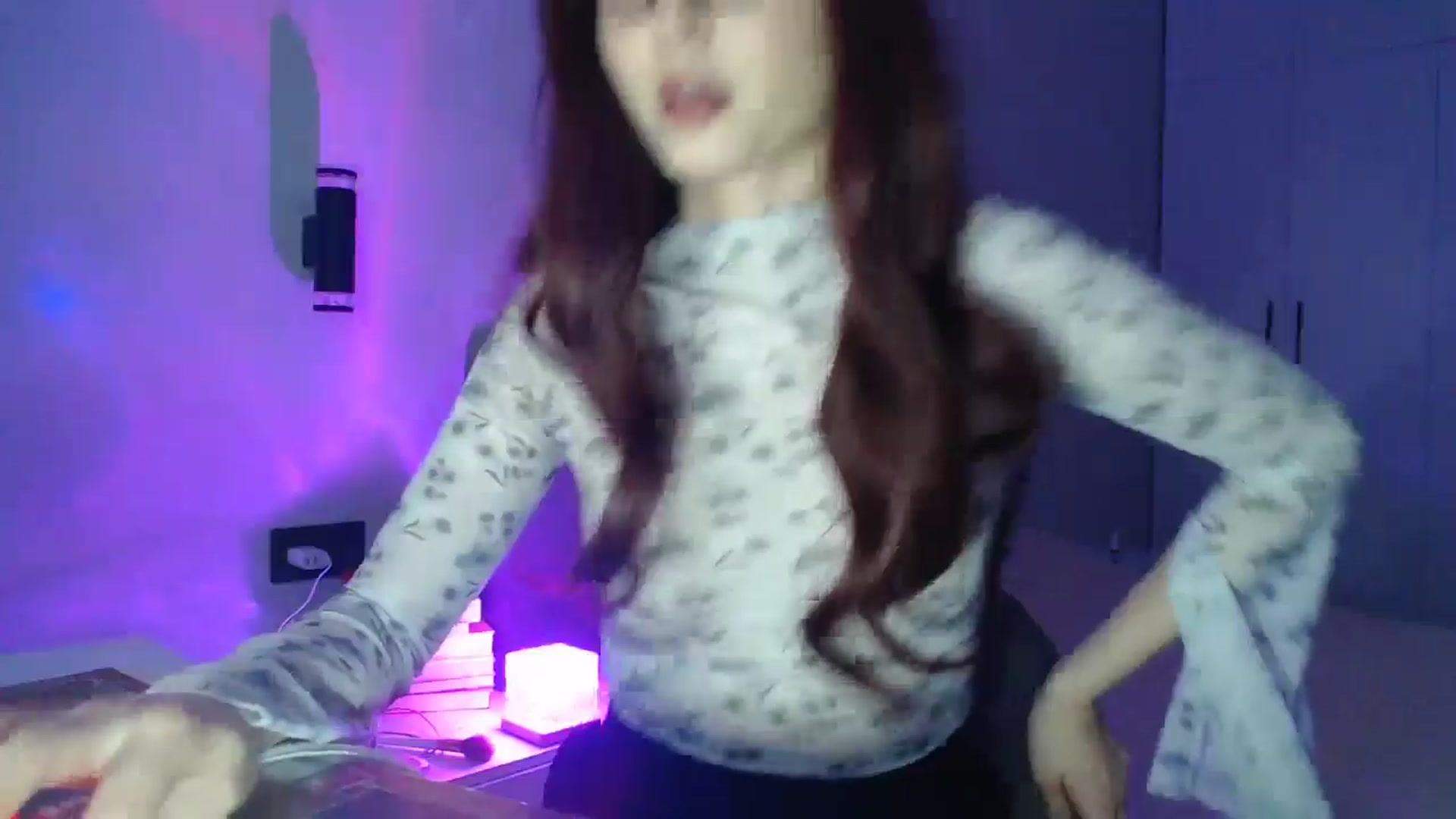 Gallery image thumbnail from Browncat04's myfreecams stream on, 04/05/2025, 15:01 image 18 of 20