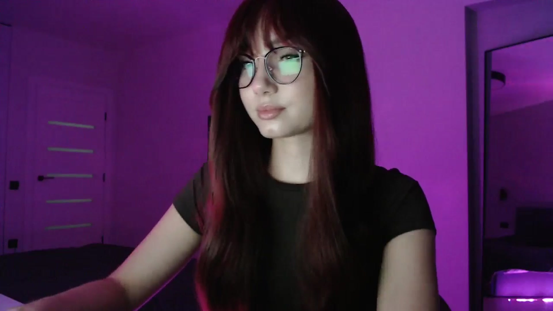 Gallery image thumbnail from Browncat04's myfreecams stream on, 10/19/2025, 13:31 image 10 of 20