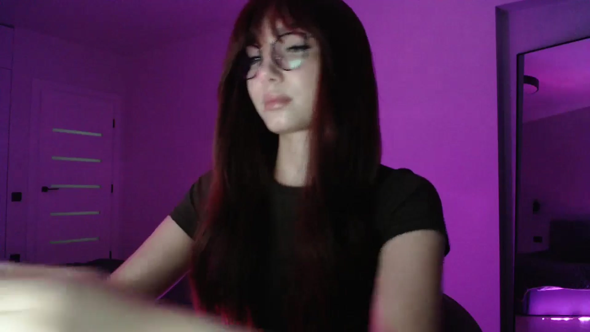Gallery image thumbnail from Browncat04's myfreecams stream on, 10/19/2025, 13:31 image 12 of 20
