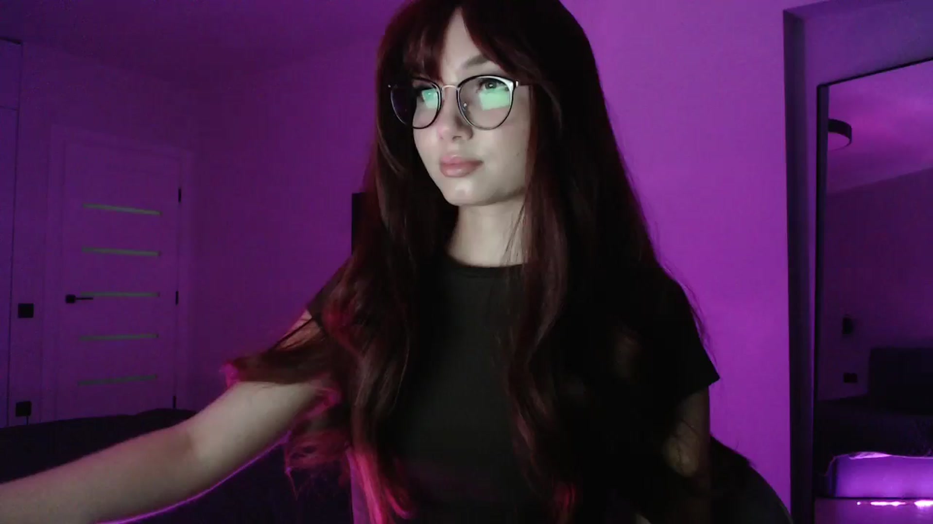 Gallery image thumbnail from Browncat04's myfreecams stream on, 10/19/2025, 13:31 image 19 of 20