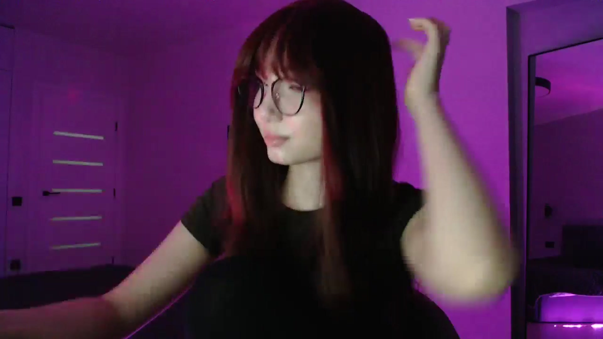 Gallery image thumbnail from Browncat04's myfreecams stream on, 10/19/2025, 13:31 image 5 of 20