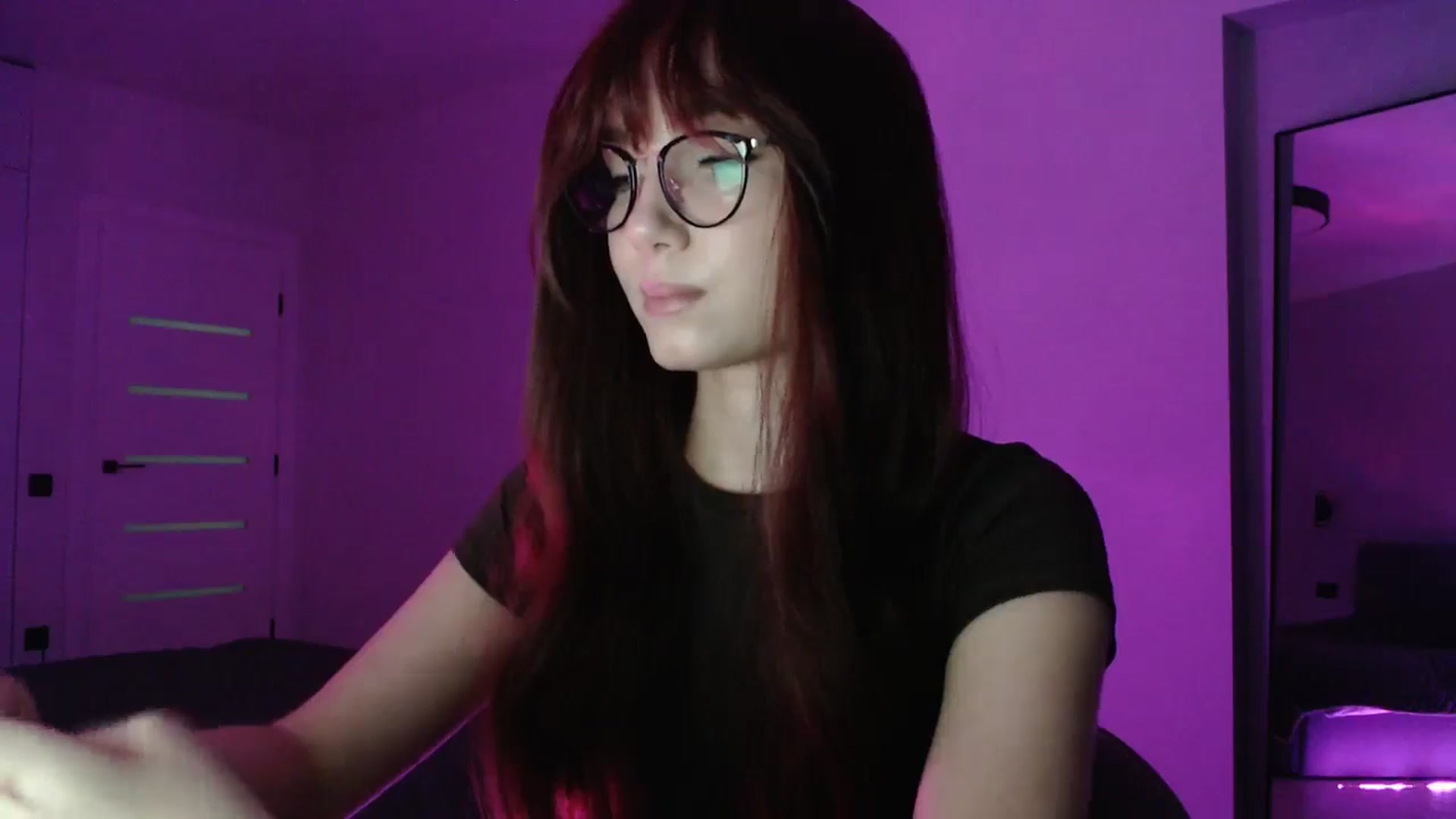 Gallery image thumbnail from Browncat04's myfreecams stream on, 10/19/2025, 13:31 image 13 of 20
