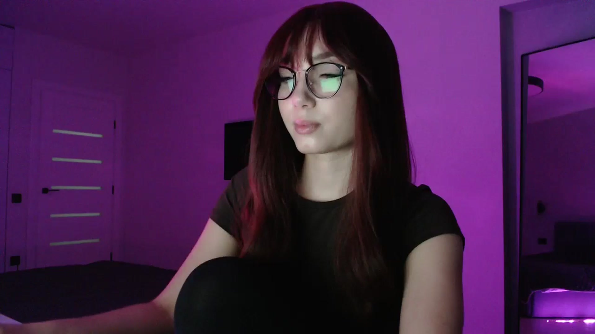 Gallery image thumbnail from Browncat04's myfreecams stream on, 10/19/2025, 13:31 image 6 of 20