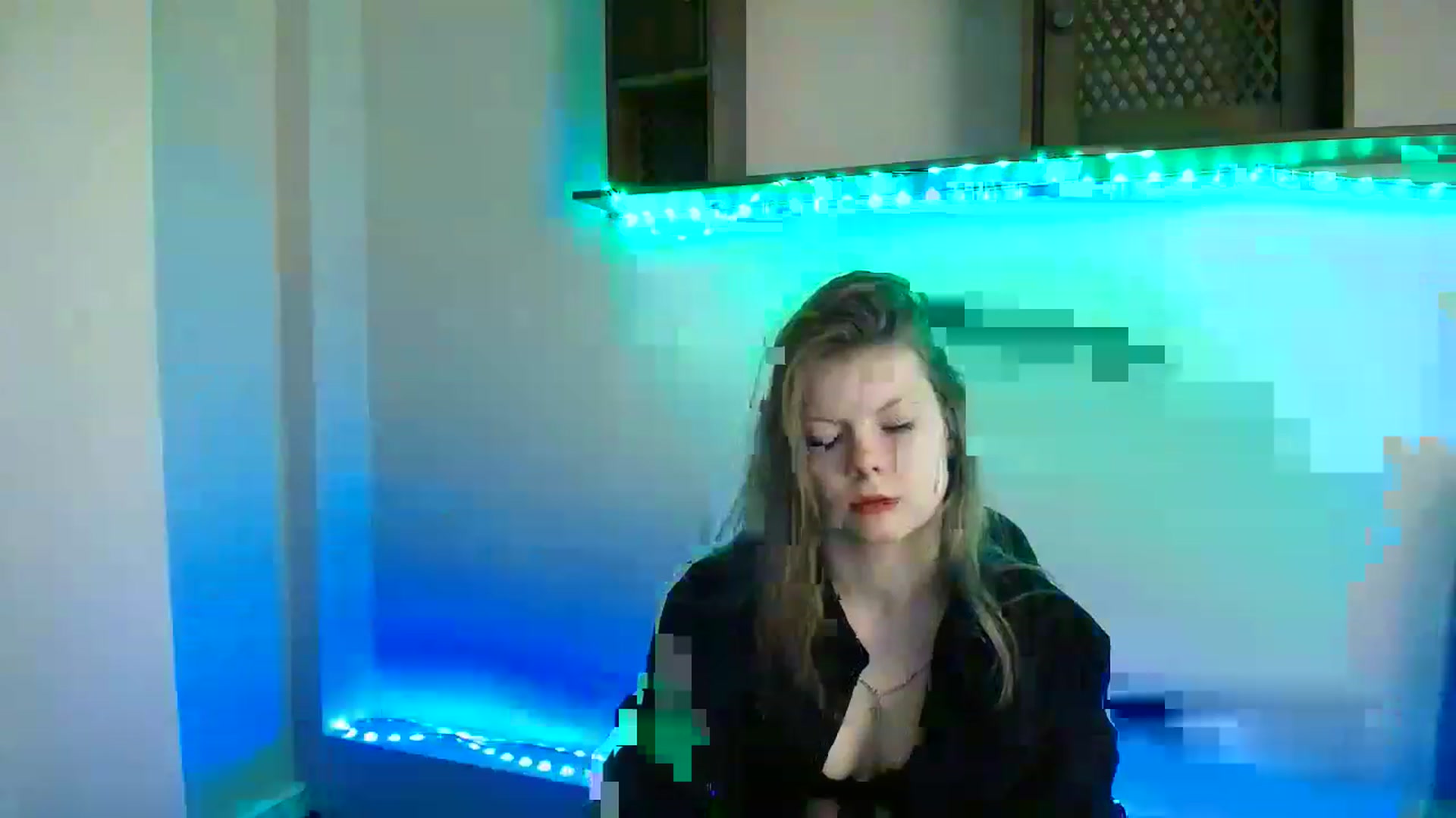 Gallery image thumbnail from BrowneyedCute's myfreecams stream on, 11/15/2022, 22:15 image 4 of 20