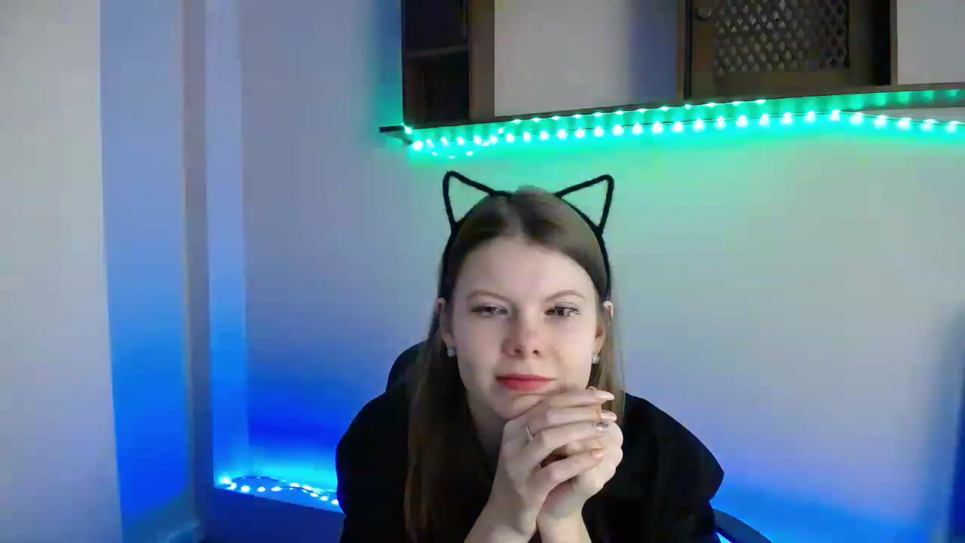 Gallery image thumbnail from BrowneyedCute's myfreecams stream on, 11/15/2022, 22:15 image 17 of 20