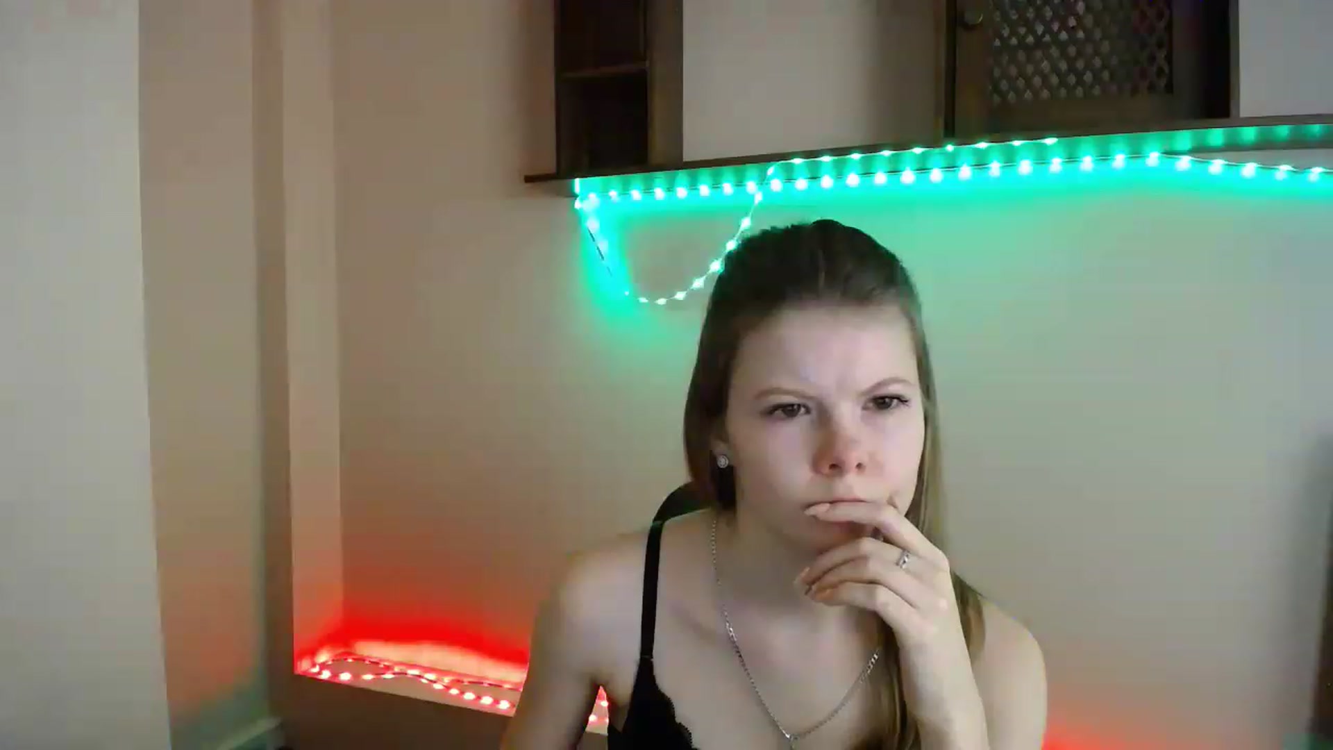 Gallery image thumbnail from BrowneyedCute's myfreecams stream on, 11/15/2022, 22:53 image 15 of 20