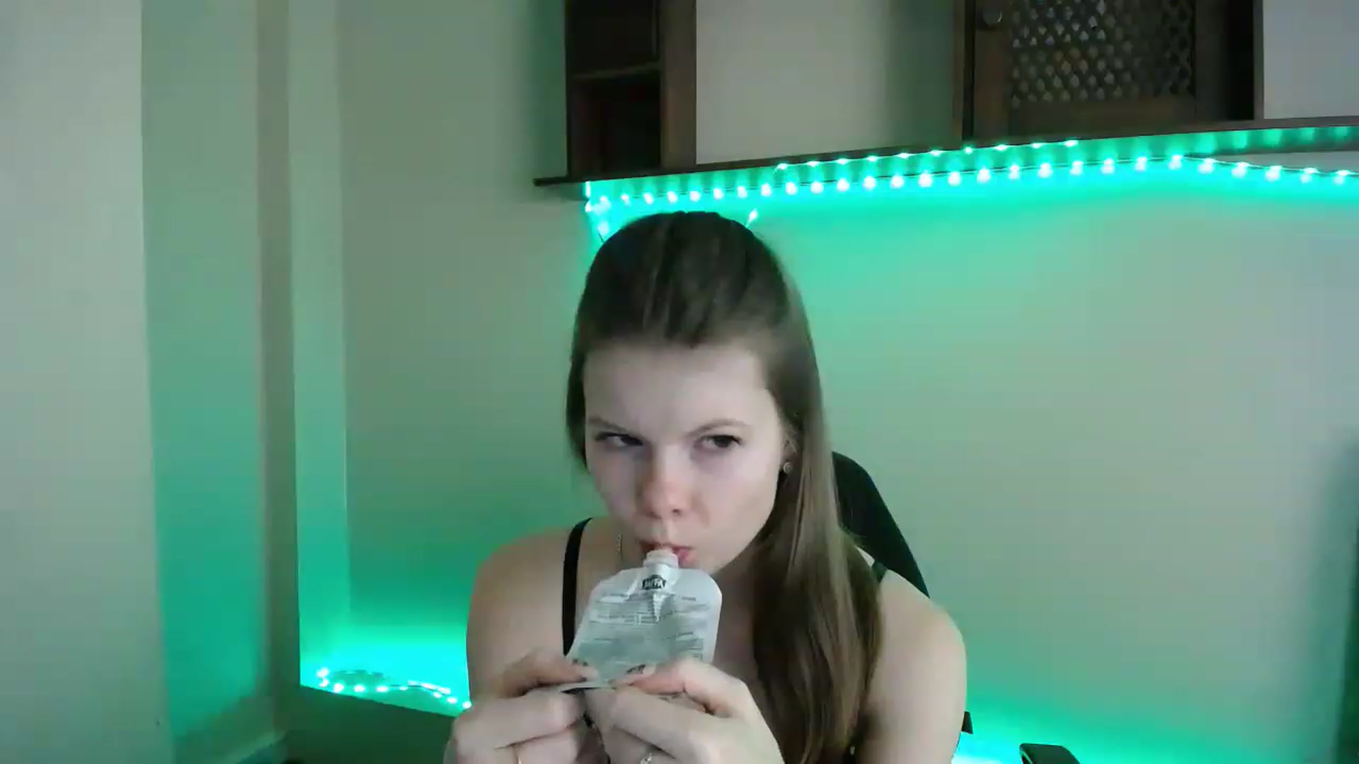 Gallery image thumbnail from BrowneyedCute's myfreecams stream on, 11/15/2022, 22:53 image 6 of 20