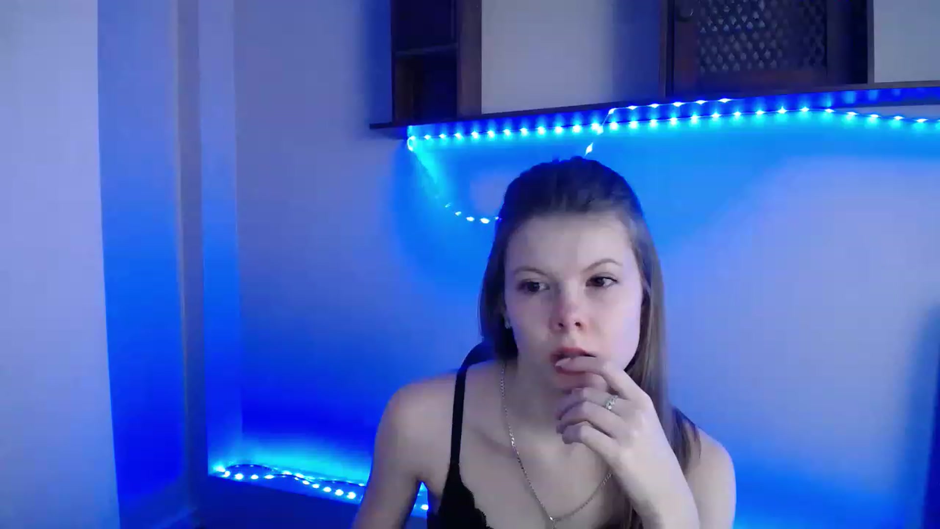 Gallery image thumbnail from BrowneyedCute's myfreecams stream on, 11/15/2022, 22:53 image 16 of 20