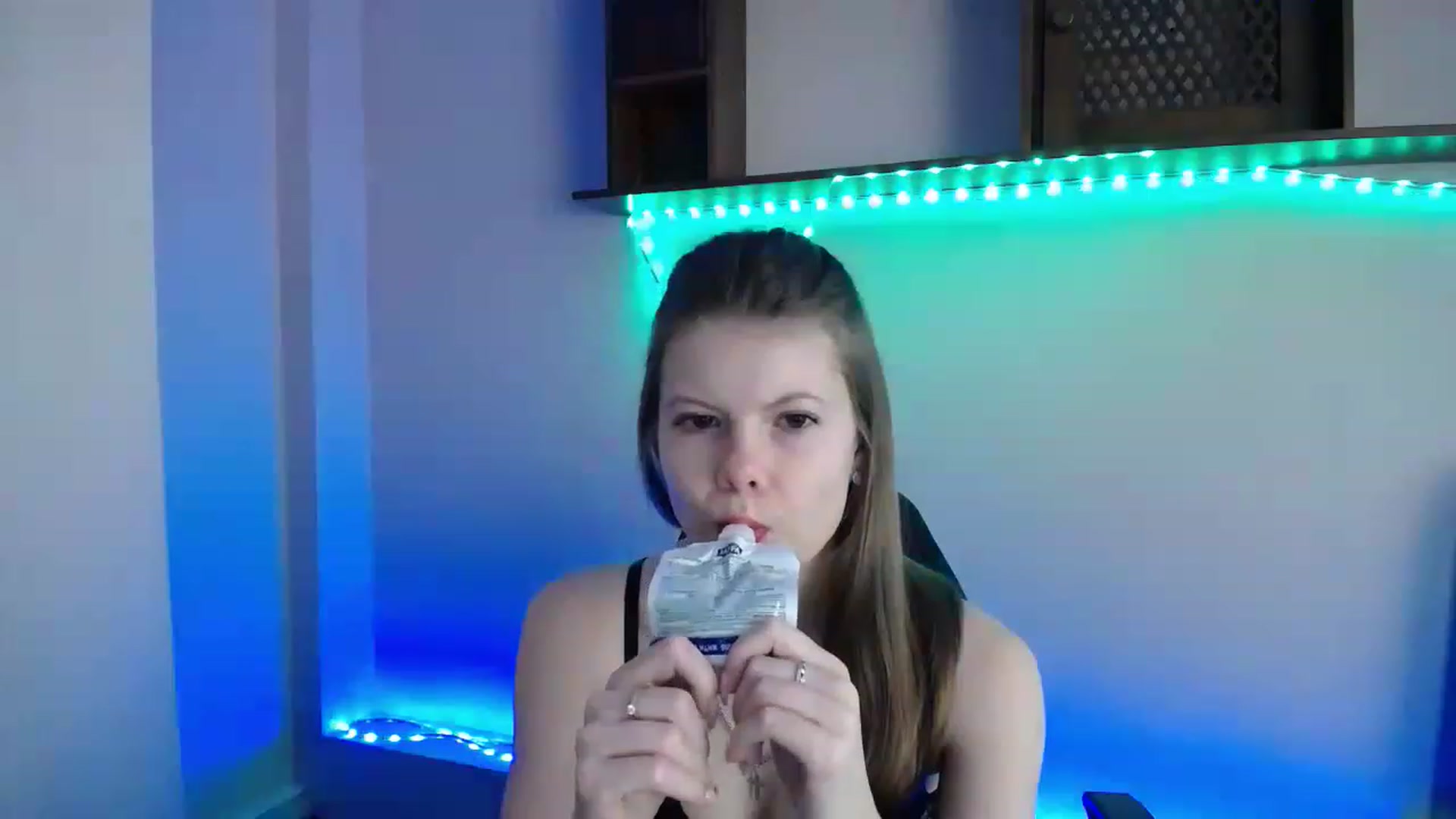 Gallery image thumbnail from BrowneyedCute's myfreecams stream on, 11/15/2022, 22:53 image 8 of 20