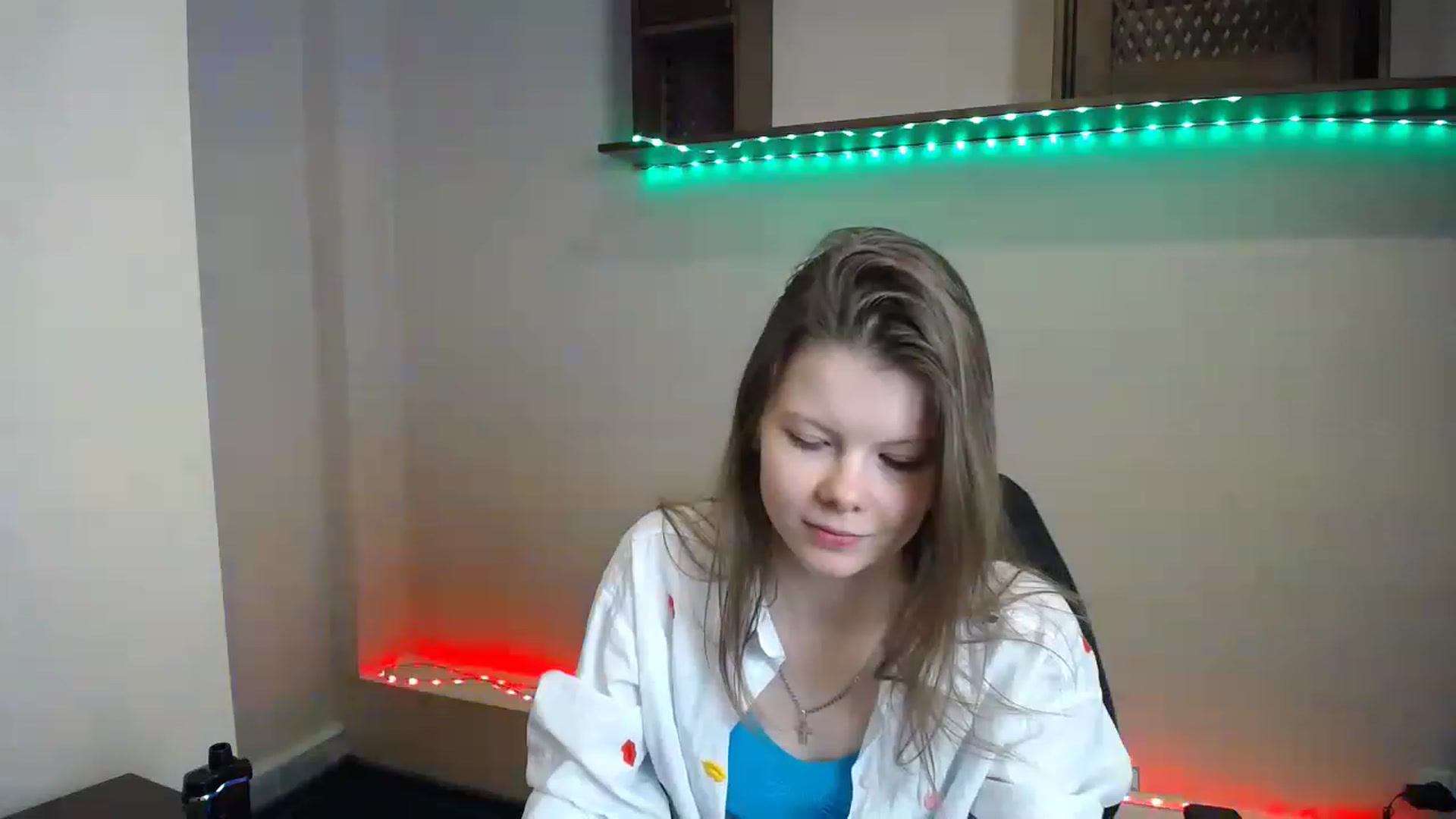 Gallery image thumbnail from BrowneyedCute's myfreecams stream on, 11/19/2022, 18:09 image 15 of 20