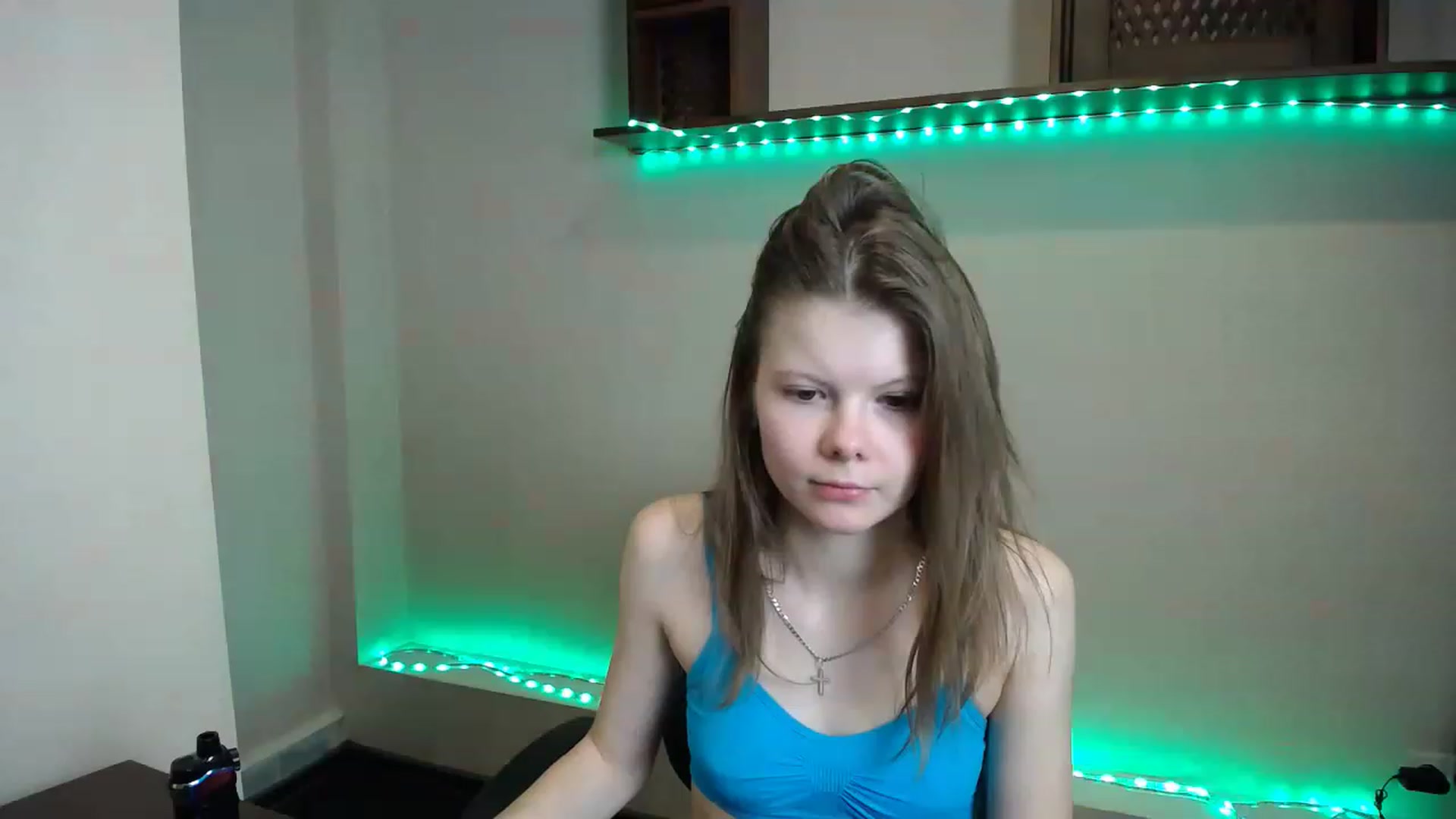 Gallery image thumbnail from BrowneyedCute's myfreecams stream on, 11/18/2022, 18:21 image 16 of 20