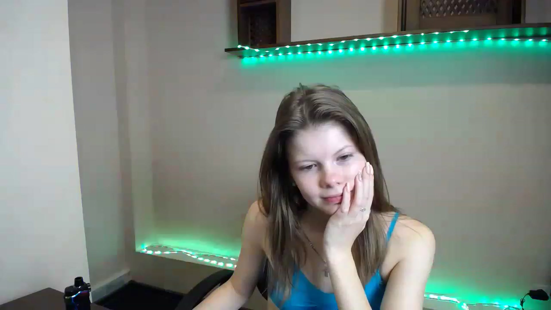 Gallery image thumbnail from BrowneyedCute's myfreecams stream on, 11/18/2022, 18:21 image 11 of 20