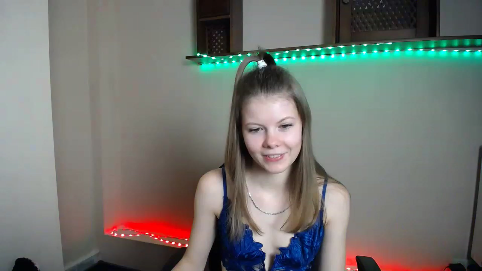 Gallery image thumbnail from BrowneyedCute's myfreecams stream on, 11/19/2022, 21:38 image 14 of 20
