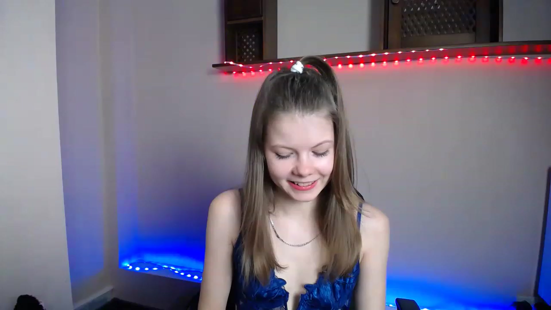 Gallery image thumbnail from BrowneyedCute's myfreecams stream on, 11/19/2022, 21:38 image 16 of 20