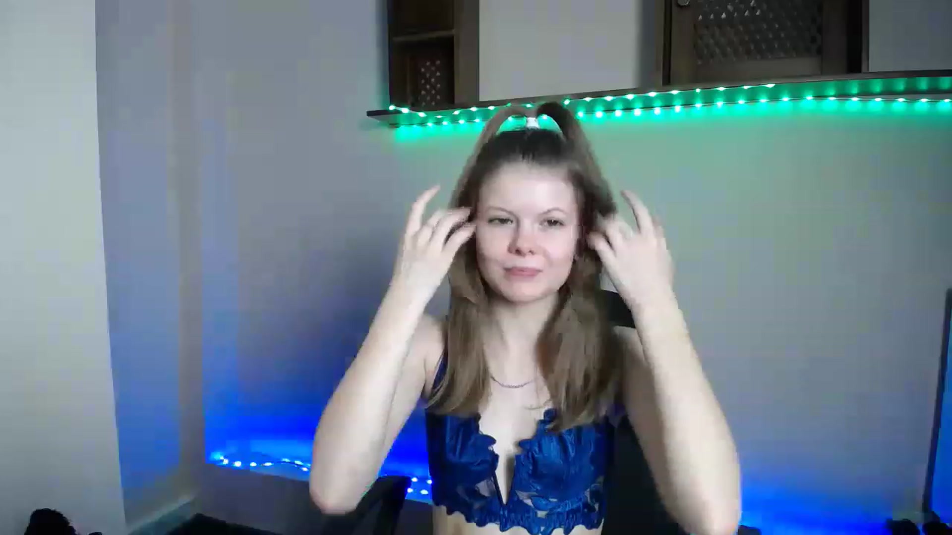 Gallery image thumbnail from BrowneyedCute's myfreecams stream on, 11/19/2022, 21:38 image 12 of 20