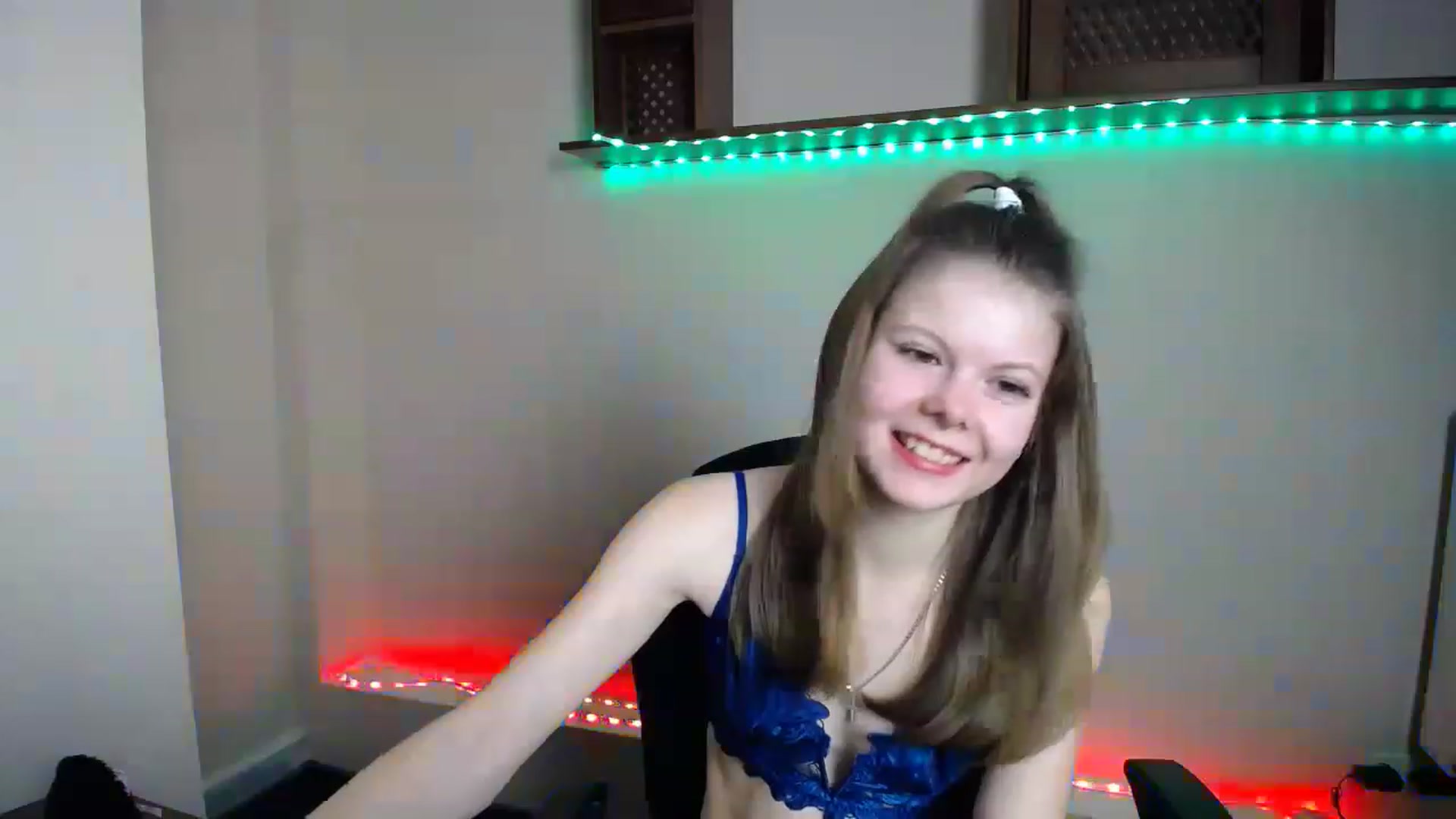 Gallery image thumbnail from BrowneyedCute's myfreecams stream on, 11/19/2022, 22:48 image 6 of 20