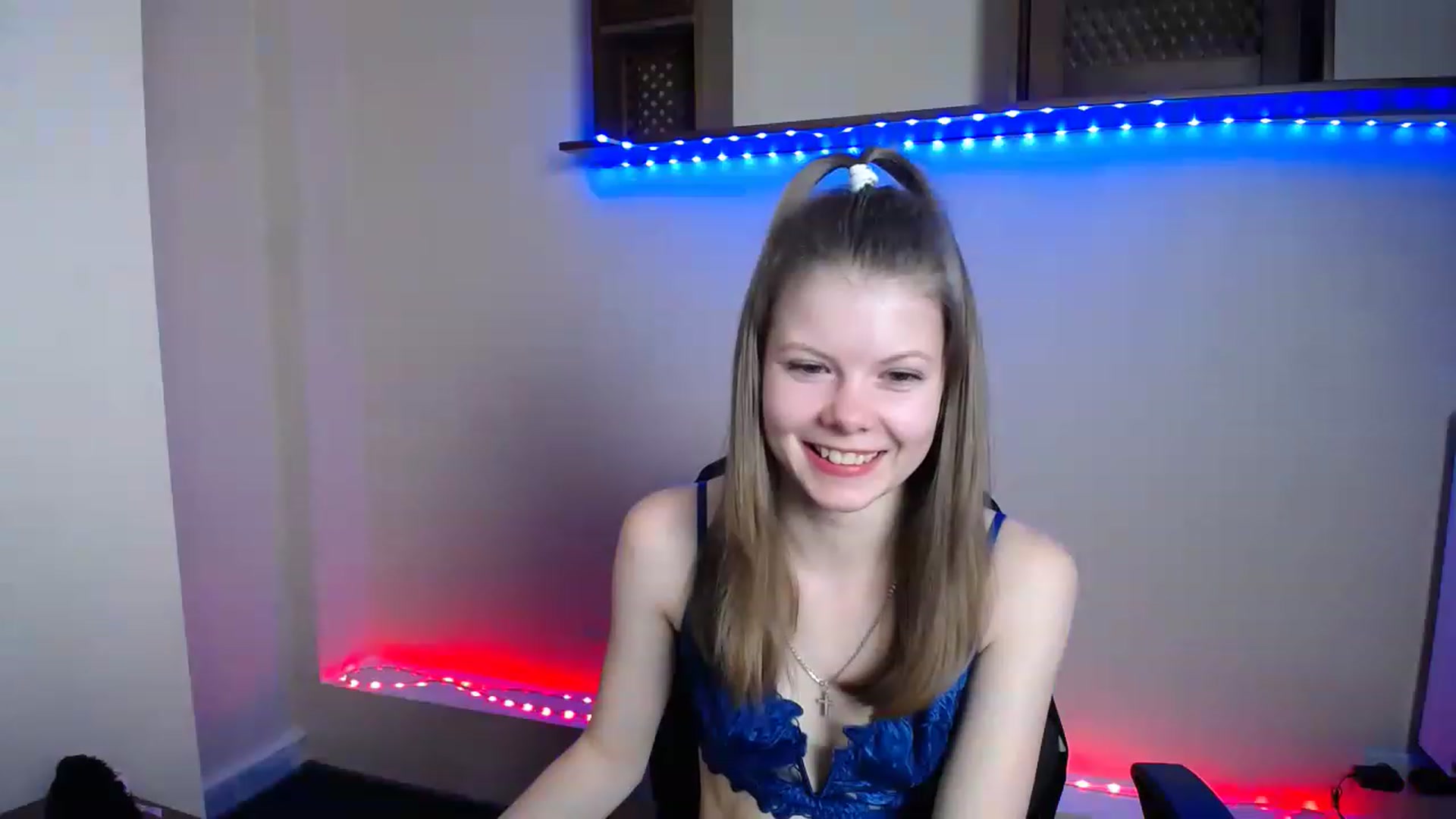 Gallery image thumbnail from BrowneyedCute's myfreecams stream on, 11/19/2022, 22:48 image 9 of 20